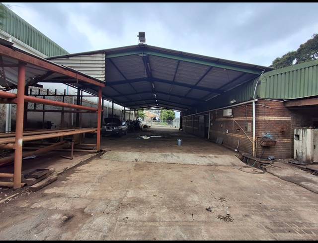 900M² WAREHOUSE TO LET IN MEISIES HALT